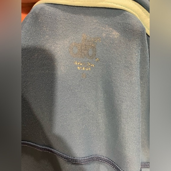 ALO zip Up size M - Picture 5 of 9